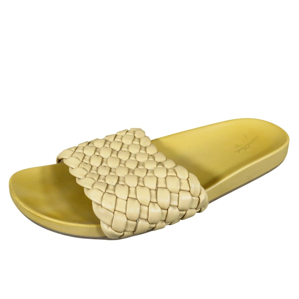 Universal Thread Polly Women Sandal Size 9 Casual Summer Woven Slide Yellow
